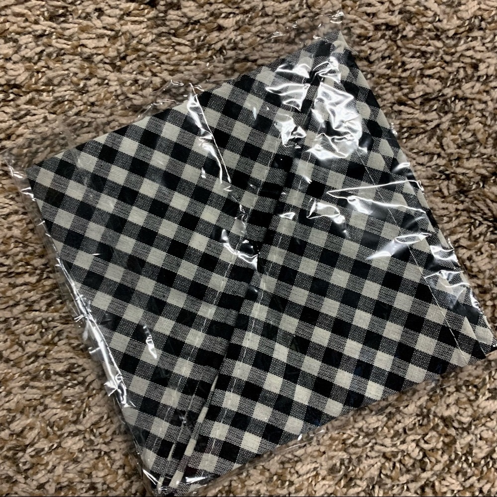 - 💜 Black and White Checker Dog Bandana